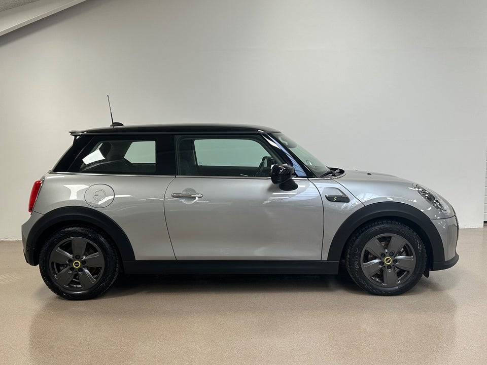 MINI Cooper SE Essential 3d