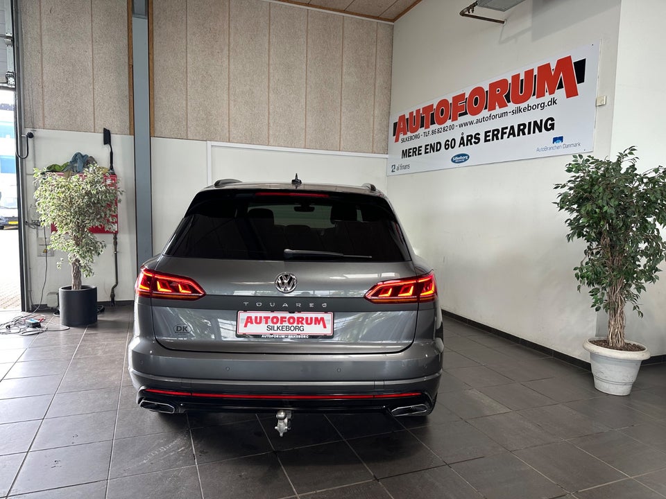 VW Touareg 3,0 TDi 286 R-line aut. 4Motion 5d