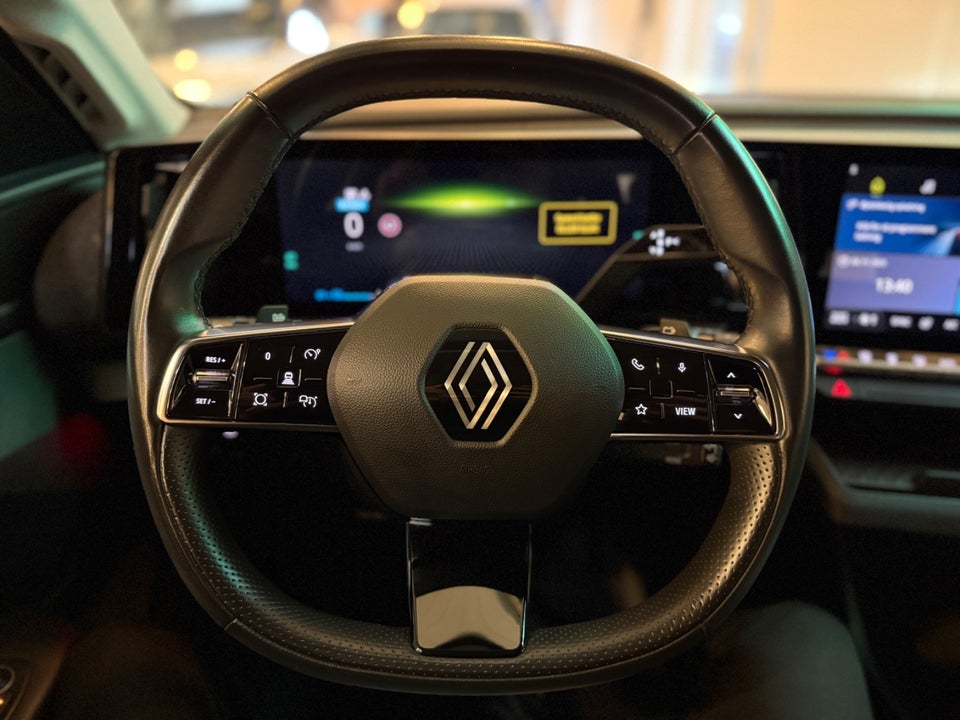 Renault Megane E-Tech 40 Equilibre 5d