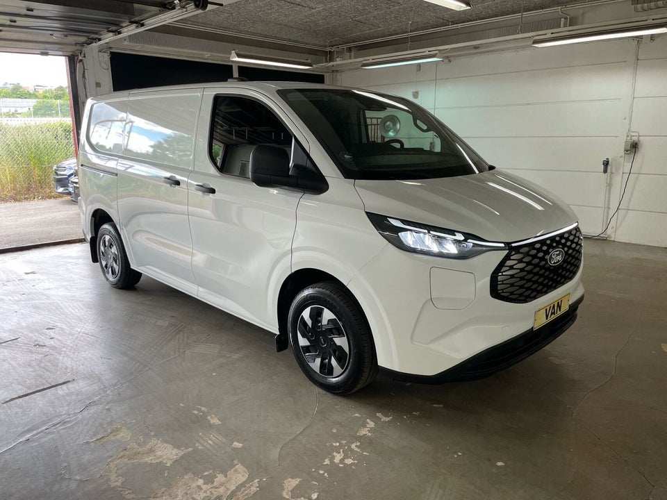 Ford E-Transit Custom 320 L1 64 Trend