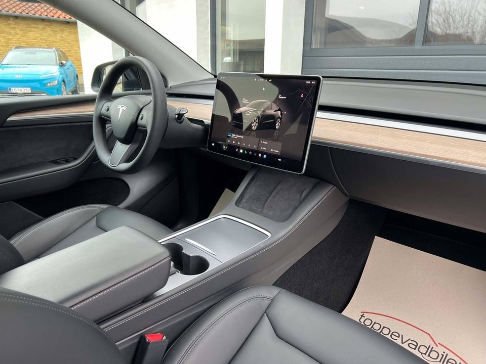 Tesla Model Y RWD 5d