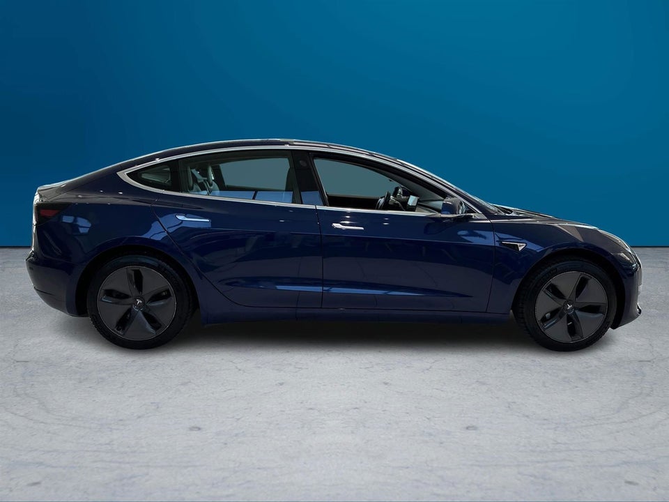 Tesla Model 3 Standard Range+ RWD 4d