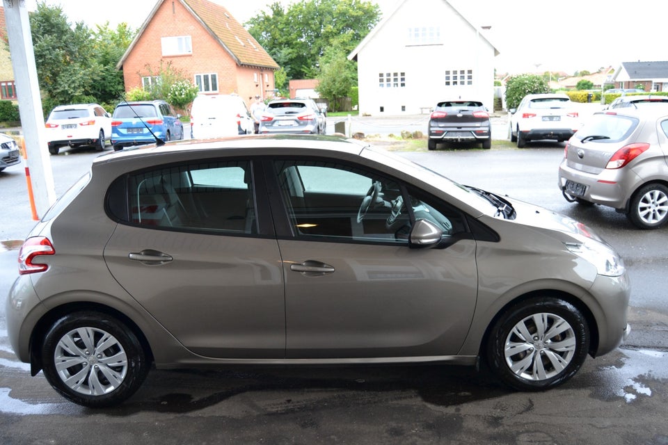 Peugeot 208 1,2 VTi 82 Active 5d