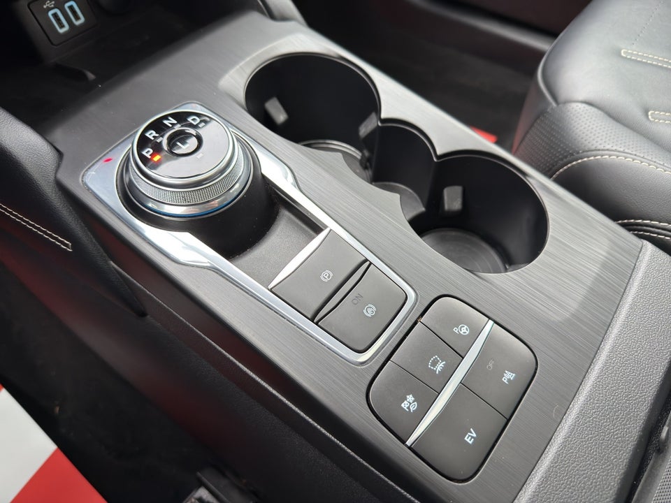 Ford Kuga 2,5 PHEV Vignale CVT 5d