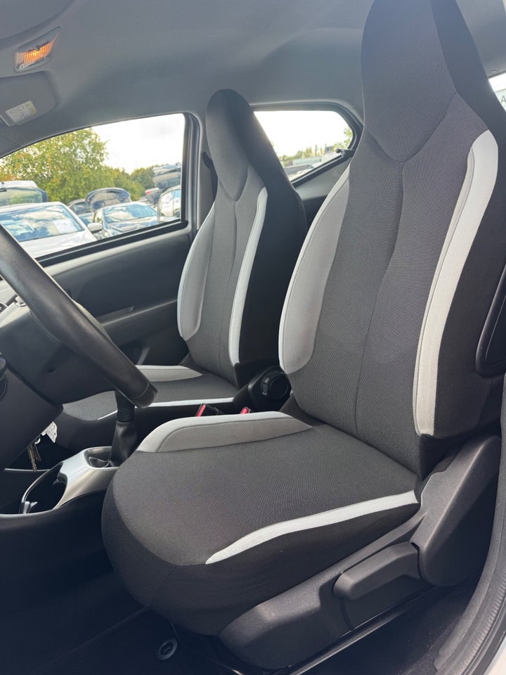 Toyota Aygo 1,0 VVT-i x-press x-touch 5d