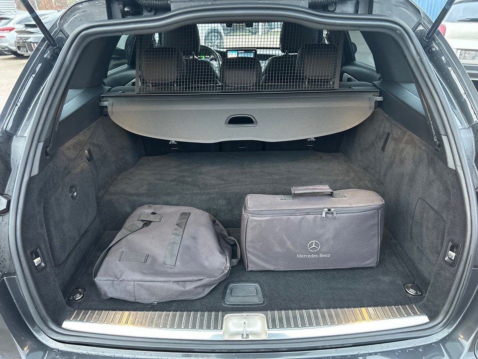 Mercedes C300 e 2,0 AMG Line Night Edition stc. aut. 5d