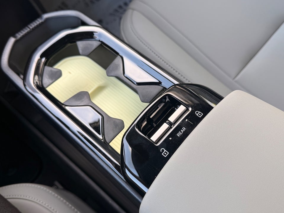 Volvo EX30 Extended Range Plus 5d