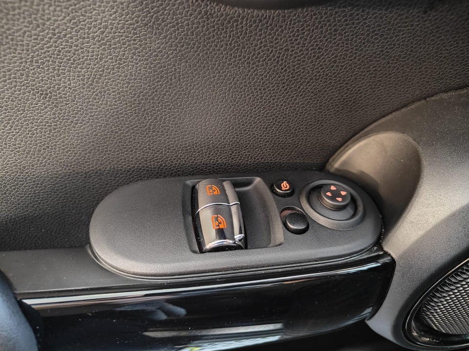 MINI Cooper SE Essential 3d