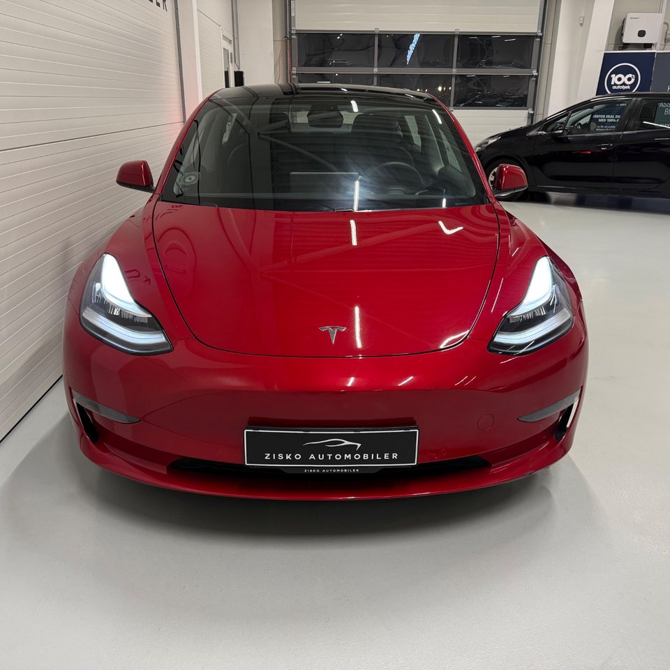 Tesla Model 3 Long Range AWD 4d