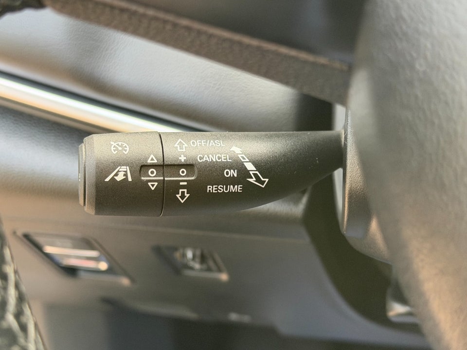 MG Marvel R Luxury 5d