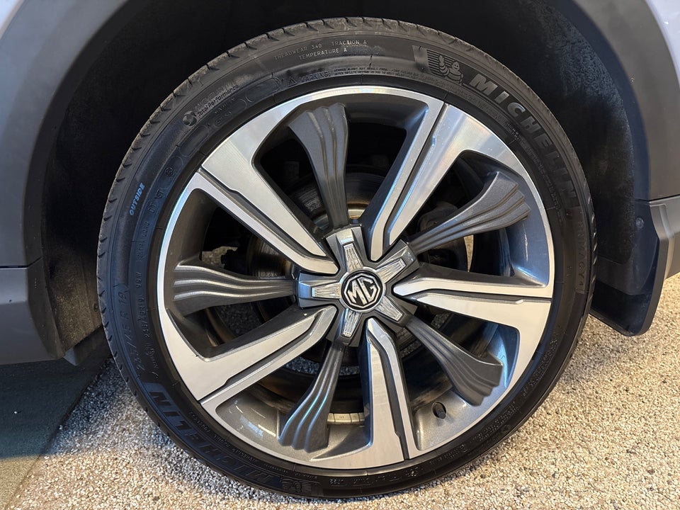 MG Marvel R Luxury 5d