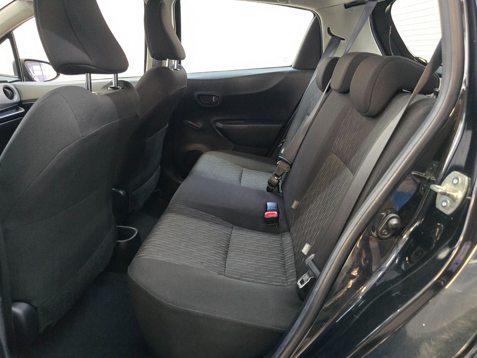 Toyota Yaris 1,0 VVT-i T1 5d