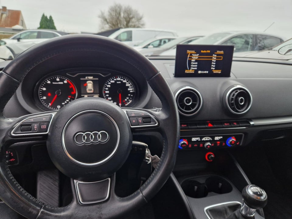 Audi A3 1,8 TFSi 180 Ambiente Sportback 5d