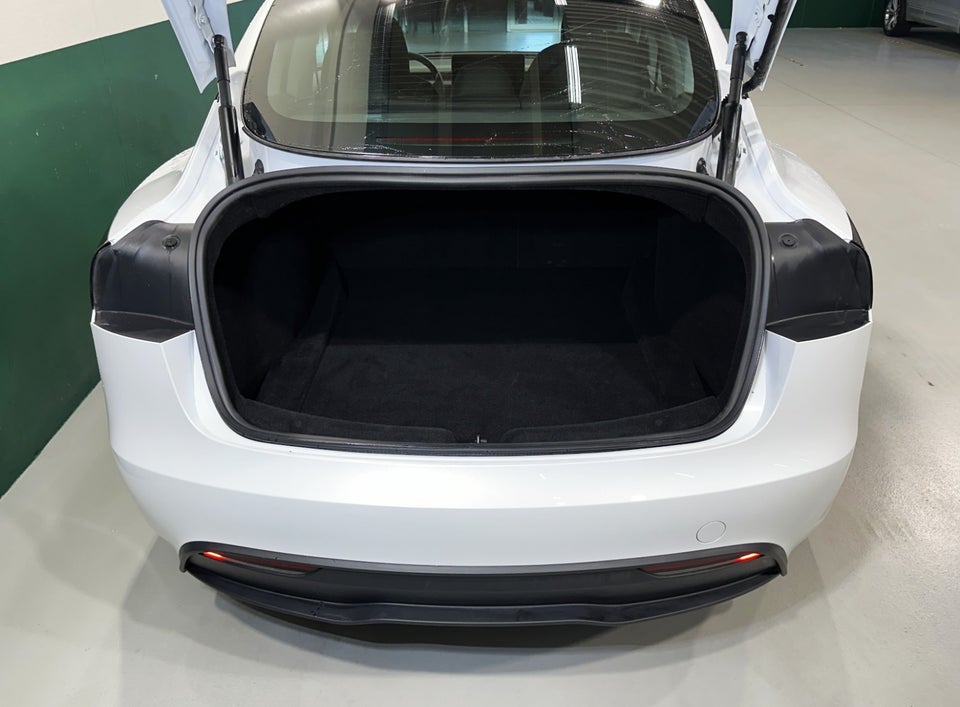 Tesla Model 3 RWD 4d