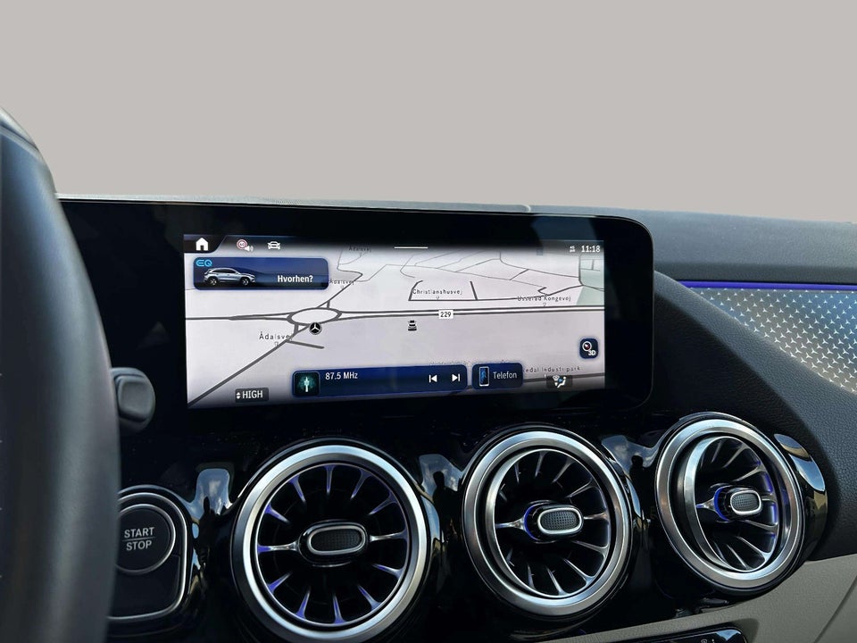 Mercedes EQA300 Progressive 4Matic 5d