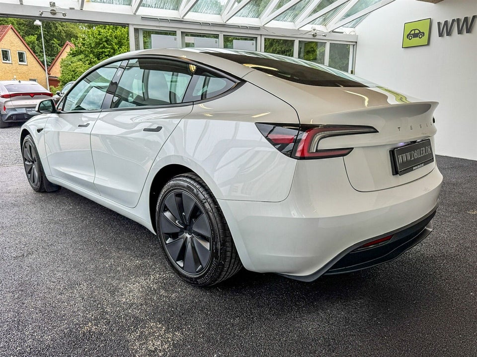 Tesla Model 3 Long Range RWD 4d