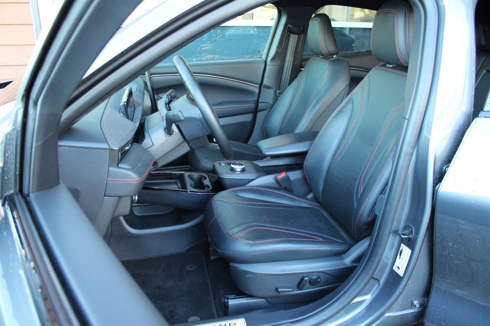 Ford Mustang Mach-E 70 Premium Standard Range AWD 5d