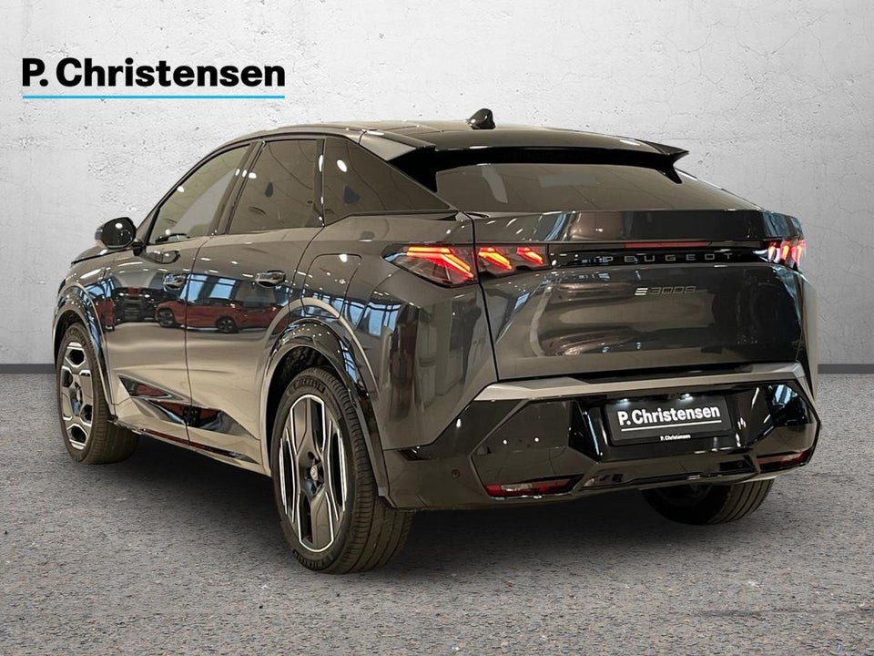 Peugeot e-3008 77 GT Pack 5d