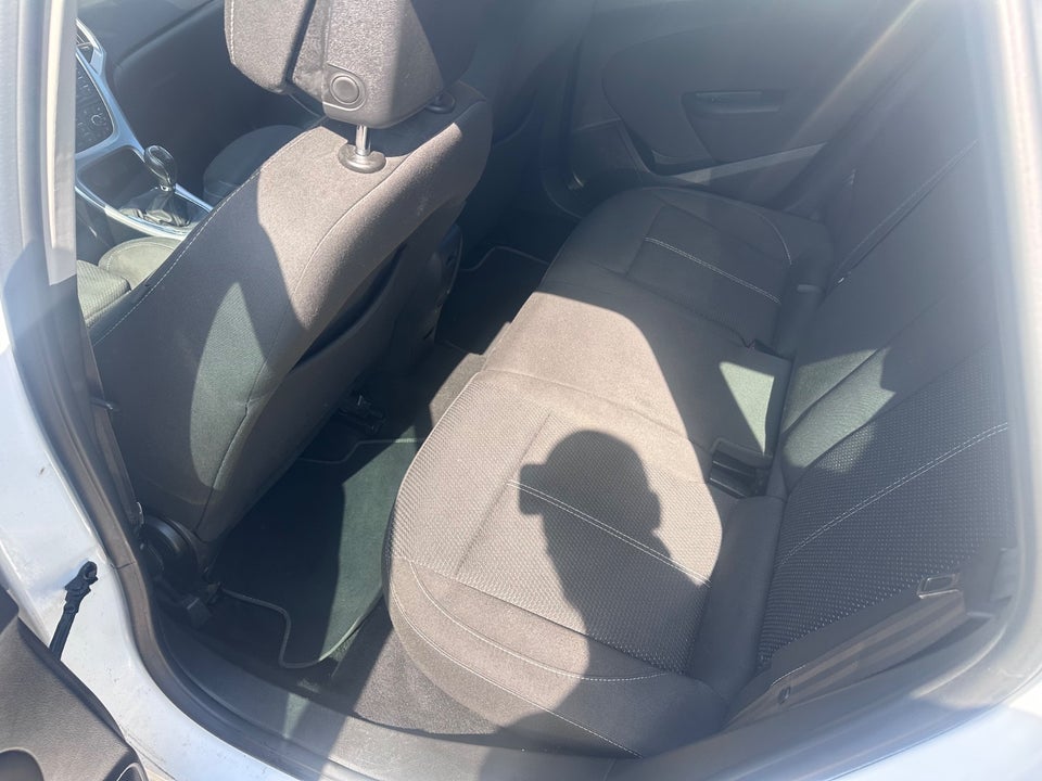 Opel Astra 1,6 CDTi 136 Enjoy Sports Tourer 5d