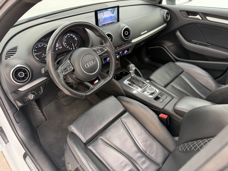 Audi A3 1,4 e-tron S-line Sportback S-tr. 5d