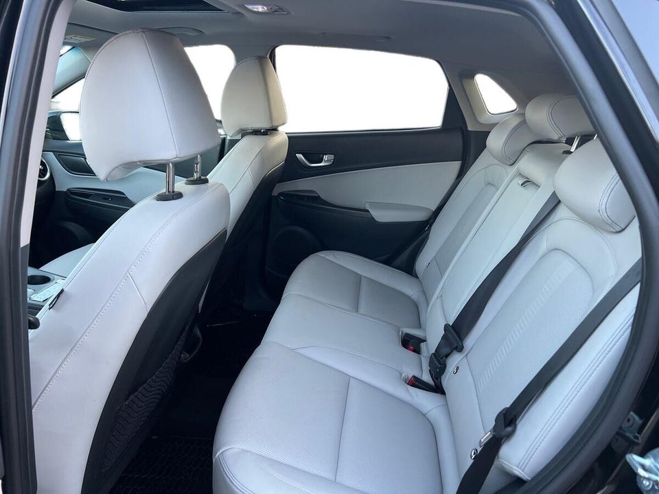 Hyundai Kona 64 EV Ultimate 5d