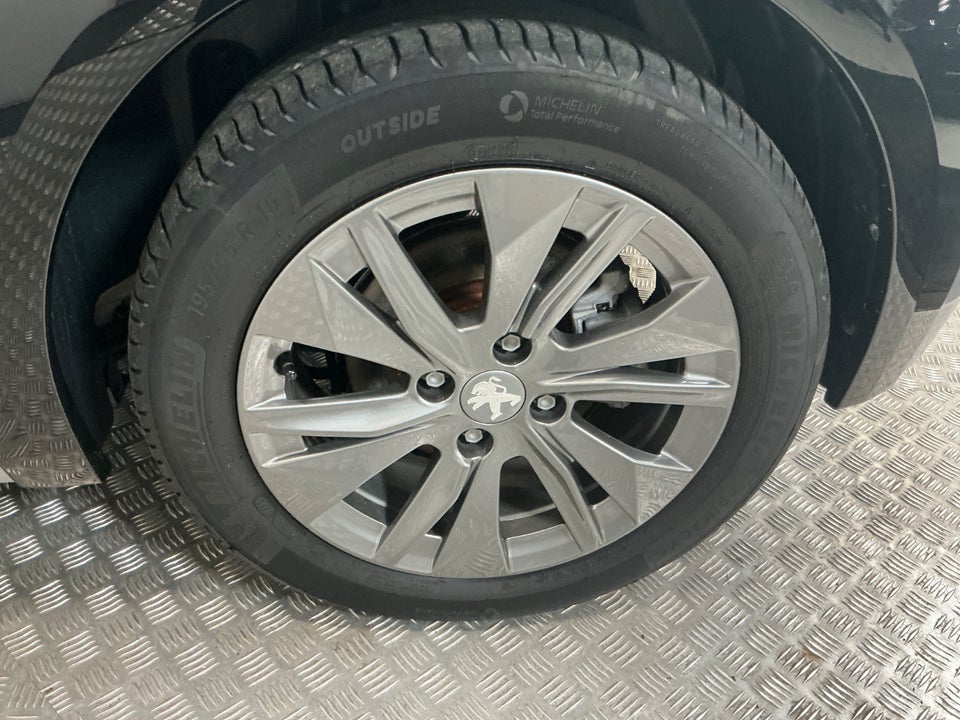 Peugeot e-208 50 Style 5d