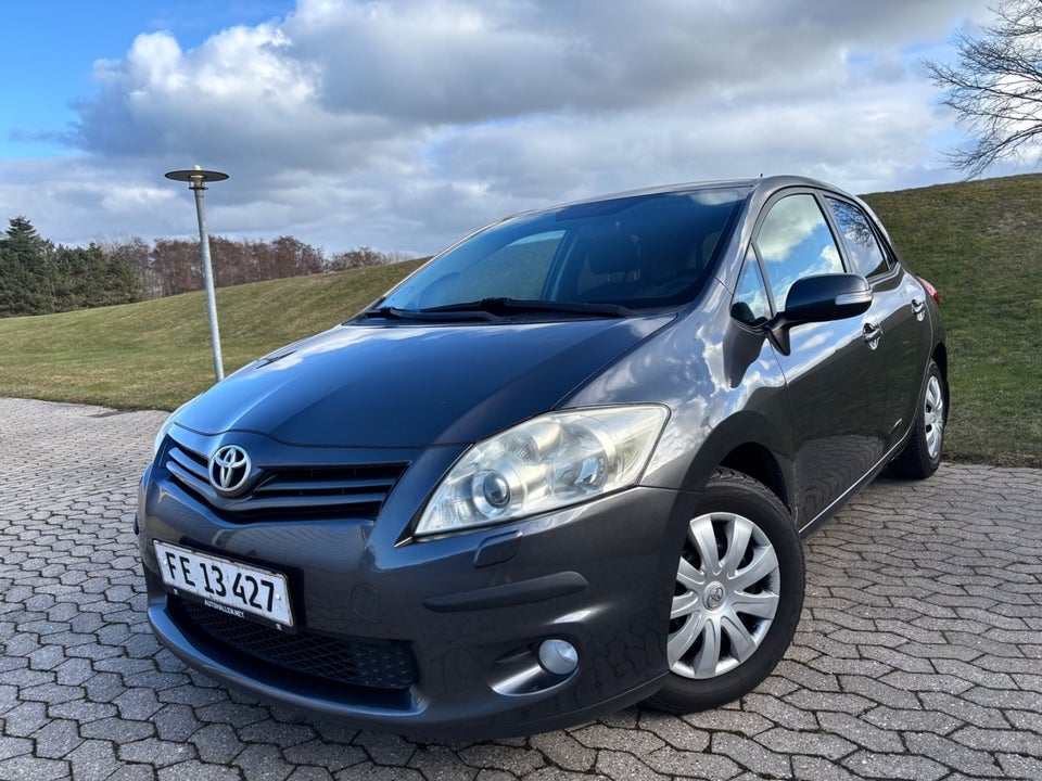 Toyota Auris 1,4 D-4D T2 5d