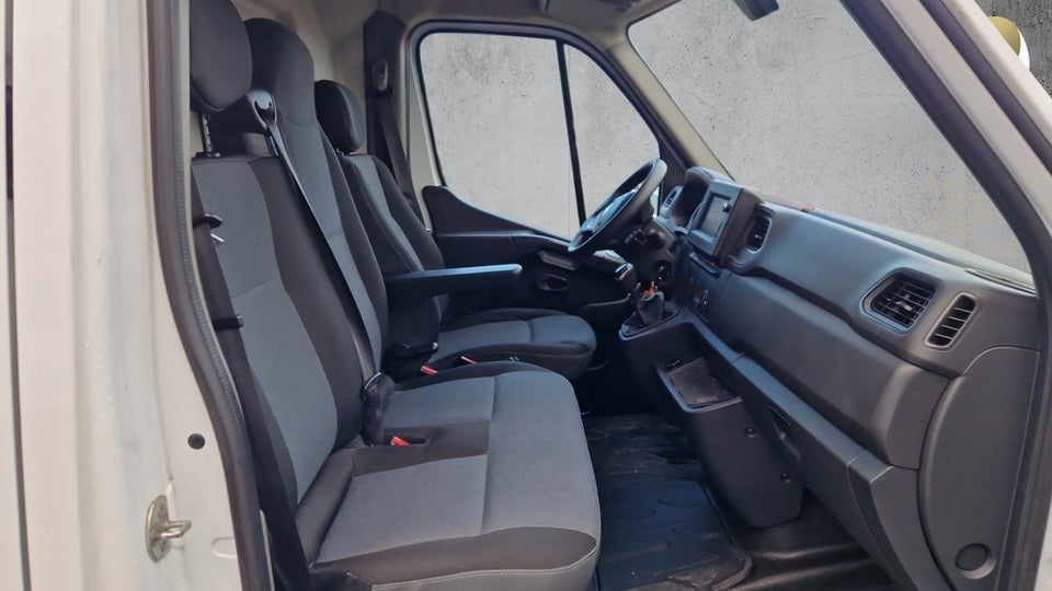 Renault Master IV T33 2,3 dCi 150 L2H2 Kassevogn