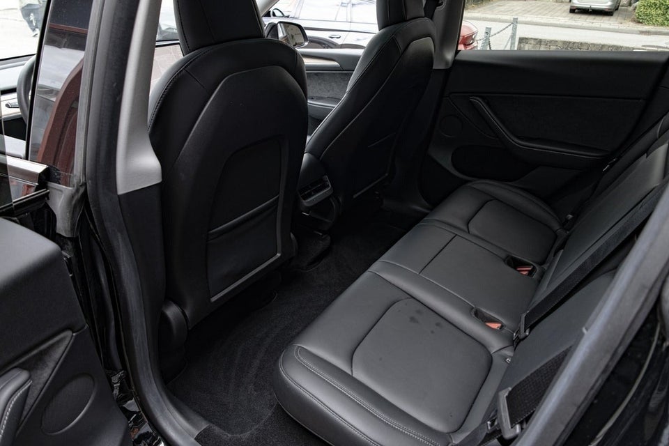 Tesla Model Y RWD 5d