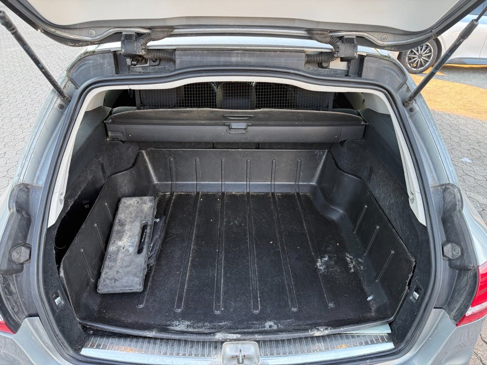 Mercedes C200 2,0 Avantgarde stc. aut. 5d