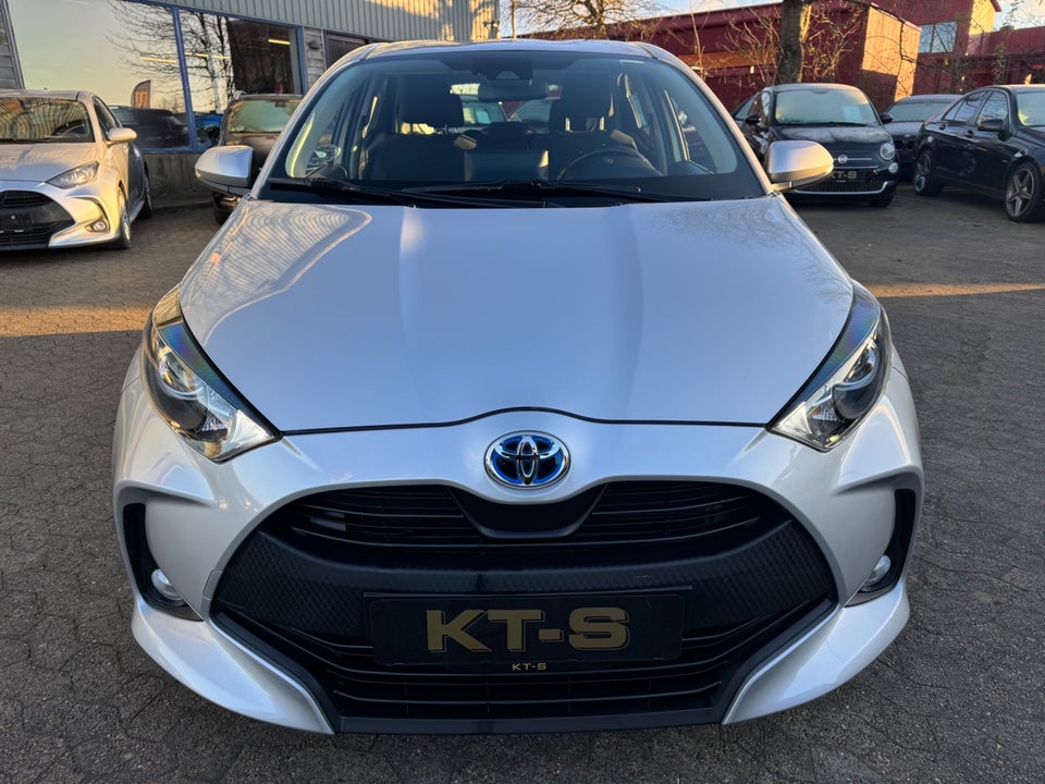 Toyota Yaris 1,5 Hybrid H1 e-CVT 5d