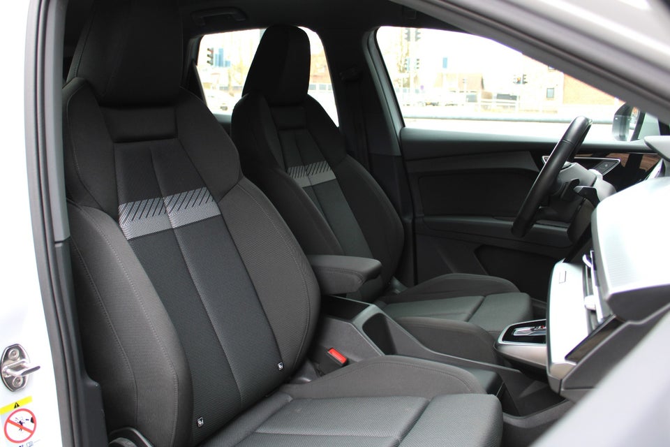 Audi Q4 e-tron 40 Advanced 5d