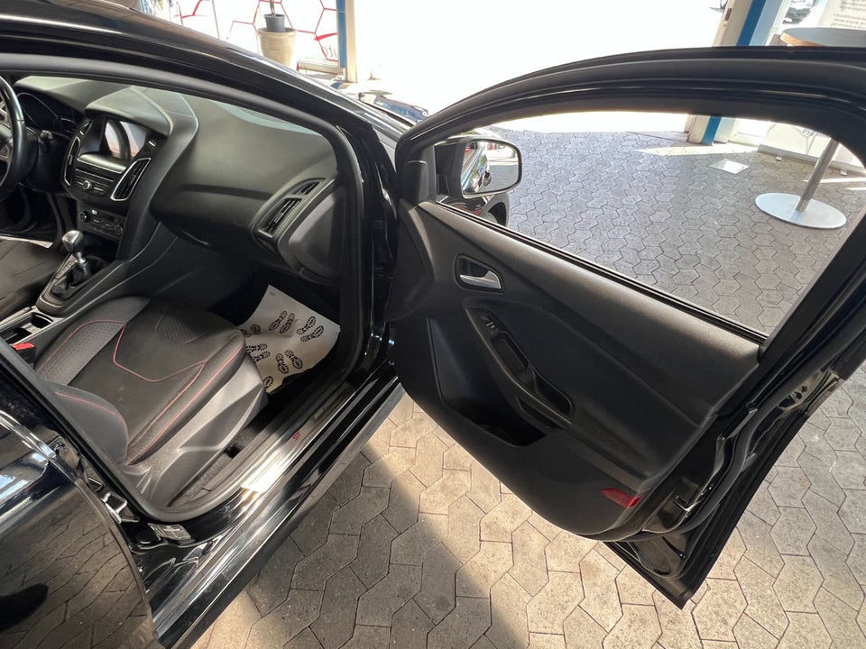 Ford Focus 1,0 SCTi 125 ST-Line stc. 5d