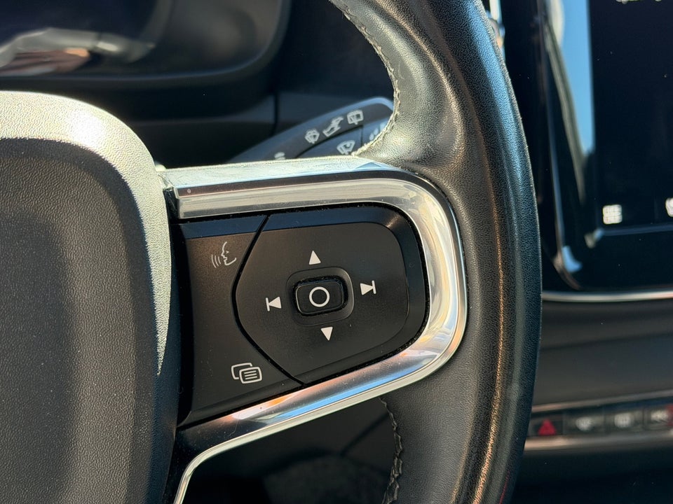 Volvo XC40 ReCharge Core 5d