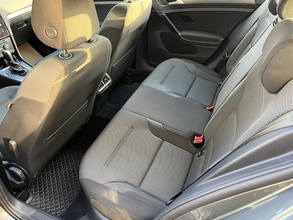 VW Golf VII 1,5 TSi 130 Comfortline DSG 5d