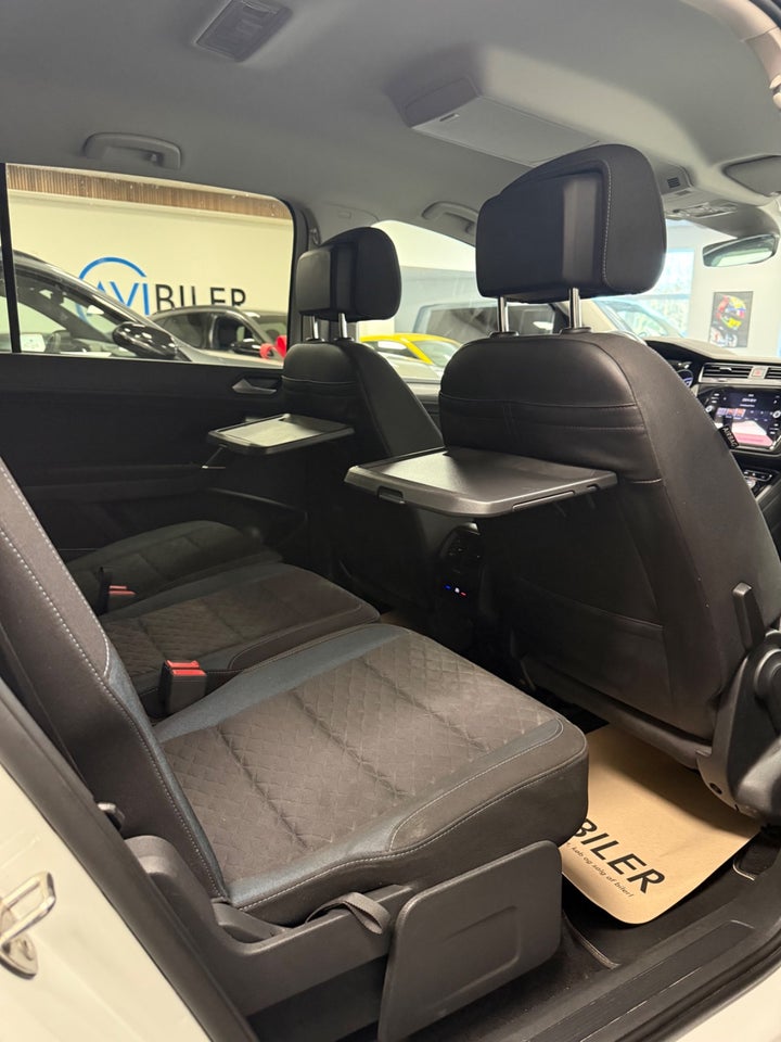 VW Touran 1,6 TDi 115 IQ.Drive DSG 7prs 5d