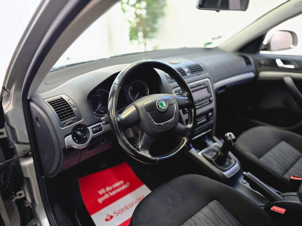 Skoda Octavia 1,4 TSi 122 Elegance Combi 5d