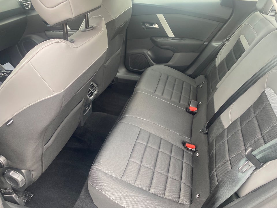 Citroën ë-C4 X 54 Plus 4d