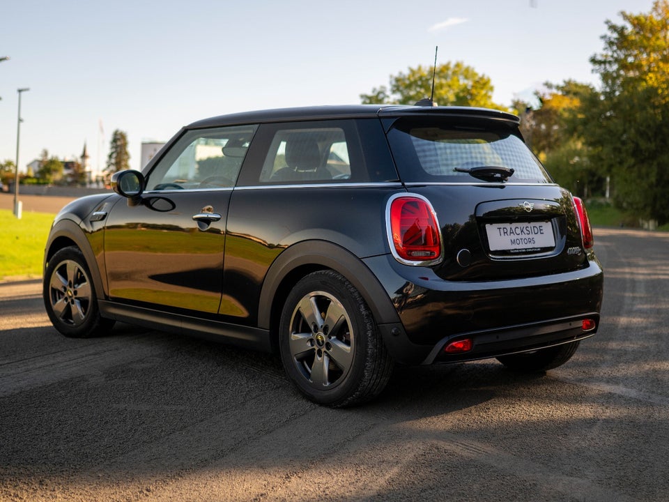 MINI Cooper SE Essential 3d