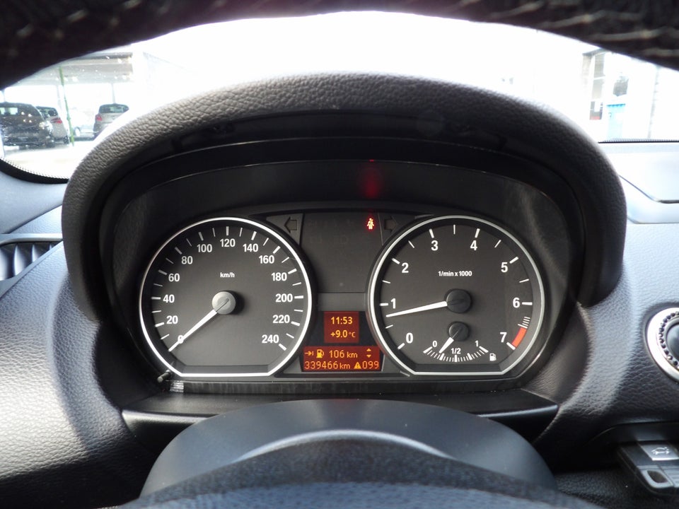 BMW 118i 2,0 Advantage 5d