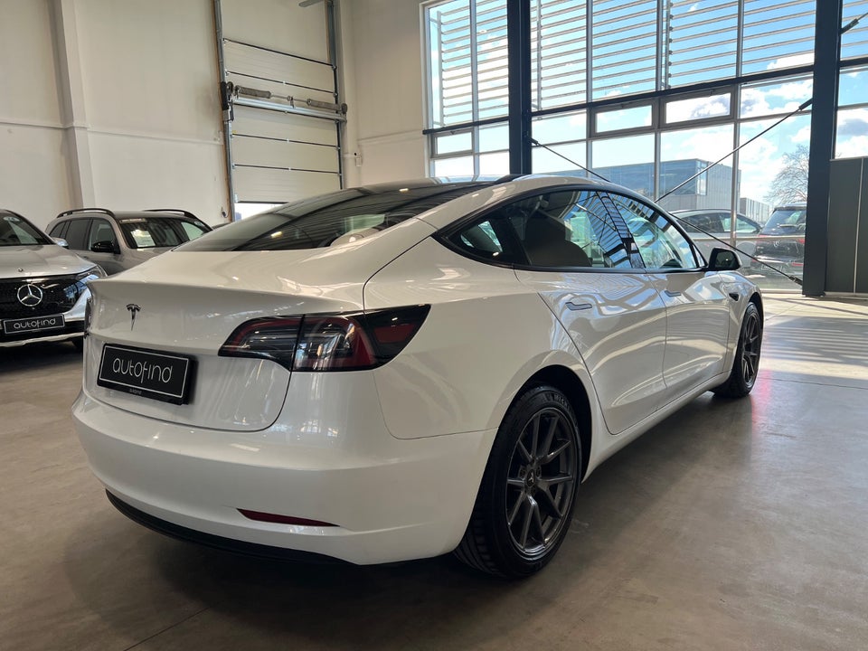 Tesla Model 3 RWD 4d