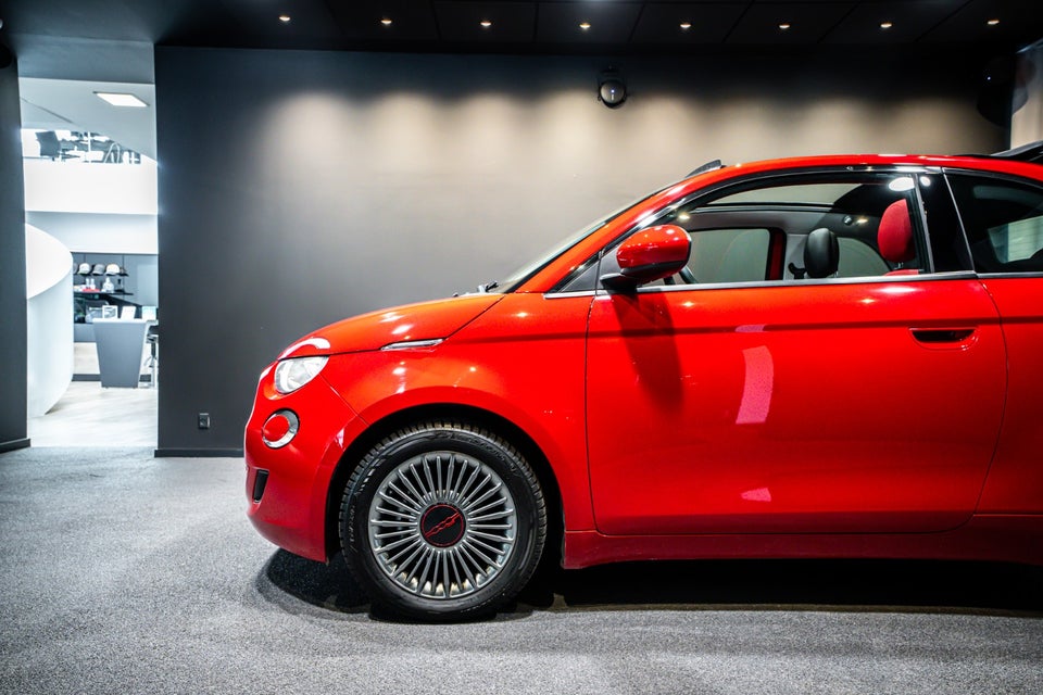 Fiat 500e 24 (RED) Cabrio 2d