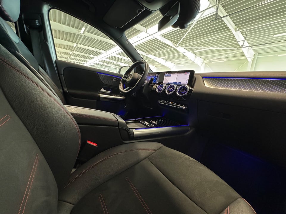 Mercedes EQA300 AMG Line 4Matic 5d