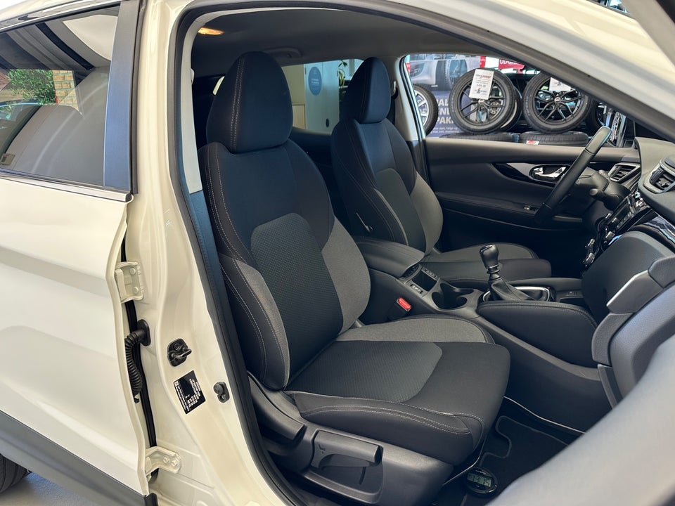 Nissan Qashqai 1,3 Dig-T 140 N-Connecta 5d