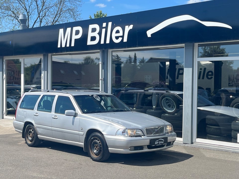 Volvo V70 2,4  5d
