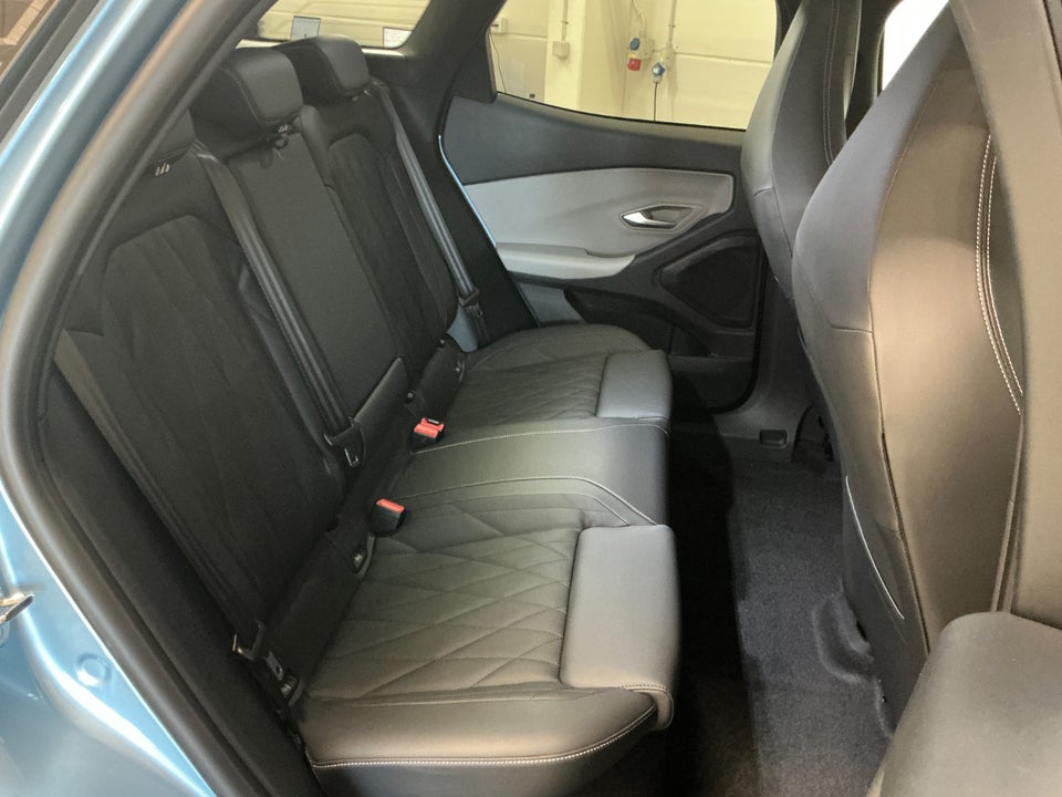 Ford Explorer 77 Premium Extended Range 5d