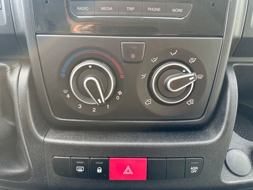 Citroën Jumper 35+ 2,2 BlueHDi 165 L4H3 FlexLine