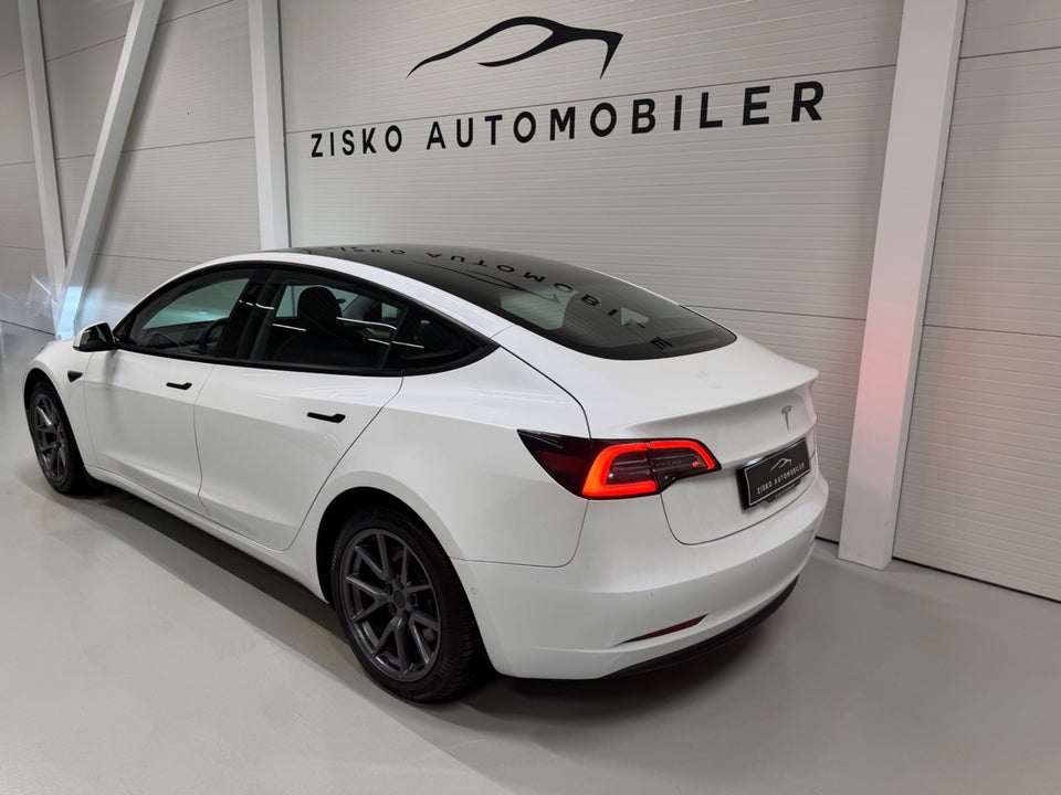 Tesla Model 3 Long Range AWD 4d