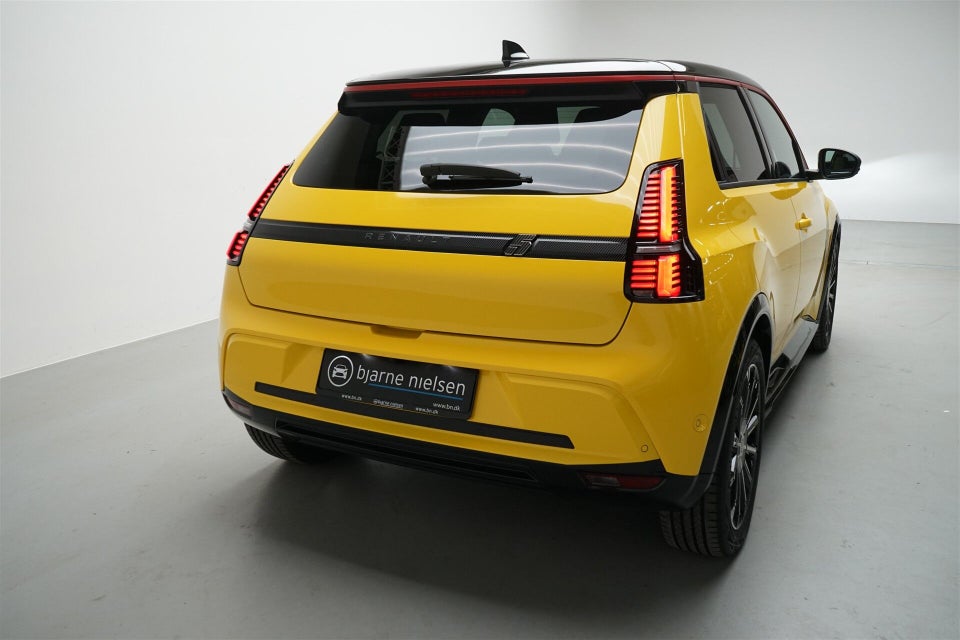 Renault 5 E-Tech 52 Iconic 5d