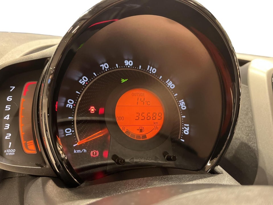 Toyota Aygo 1,0 VVT-i x-press 5d